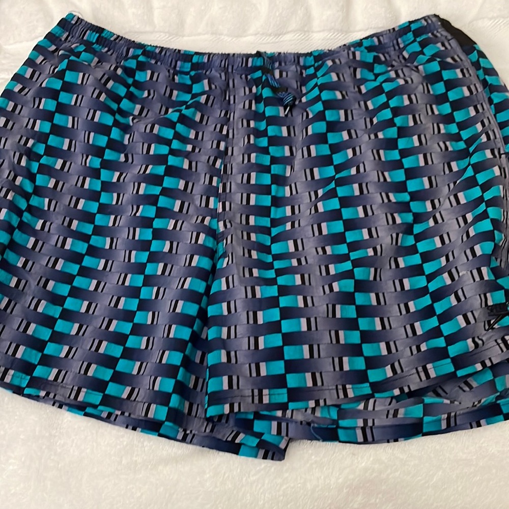 Mens Speedo bathing suit.Size xl. Waist approx.19 inches length approx.17 inches